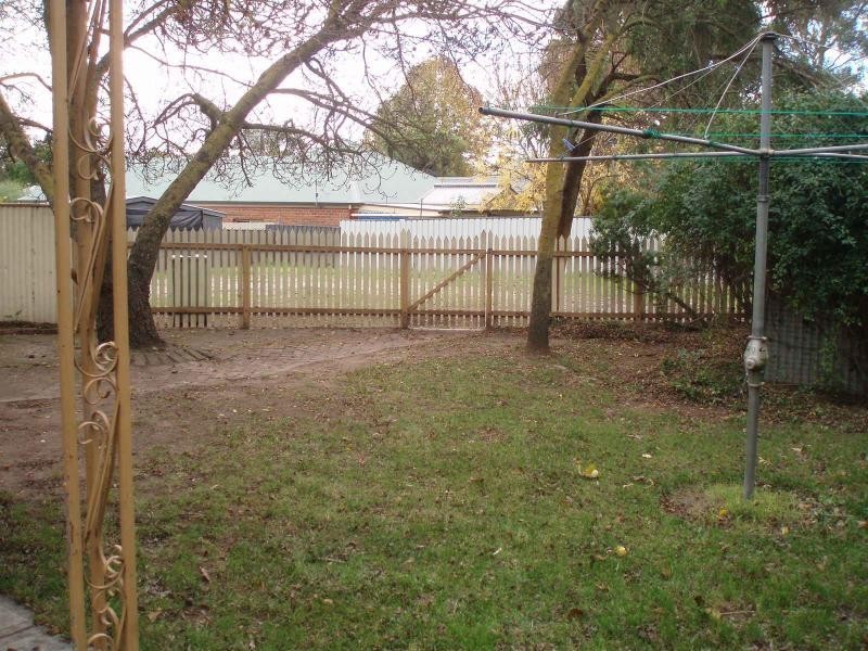 2 Adelaide Road, Mount Barker SA 5251