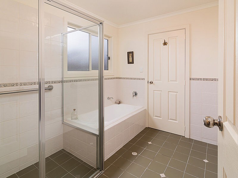 2 Bartholomew Avenue, Lobethal SA 5241