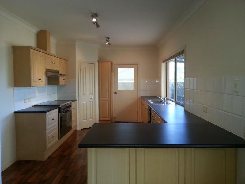 11 Hawthorn Rd, Mount Barker SA 5251