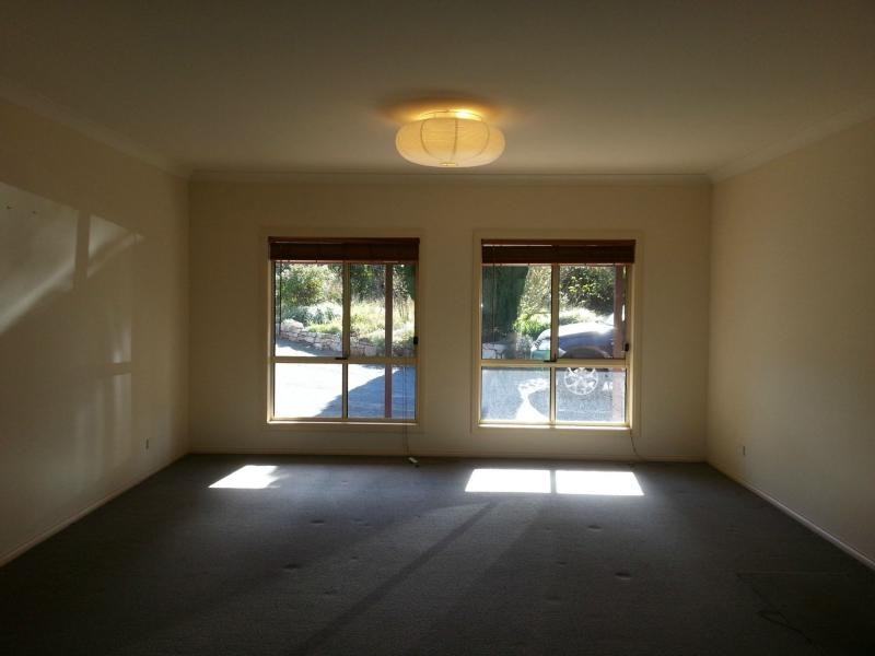 11 Hawthorn Rd, Mount Barker SA 5251