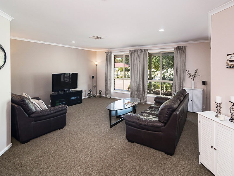 6 Montrose Avenue, Strathalbyn SA 5255