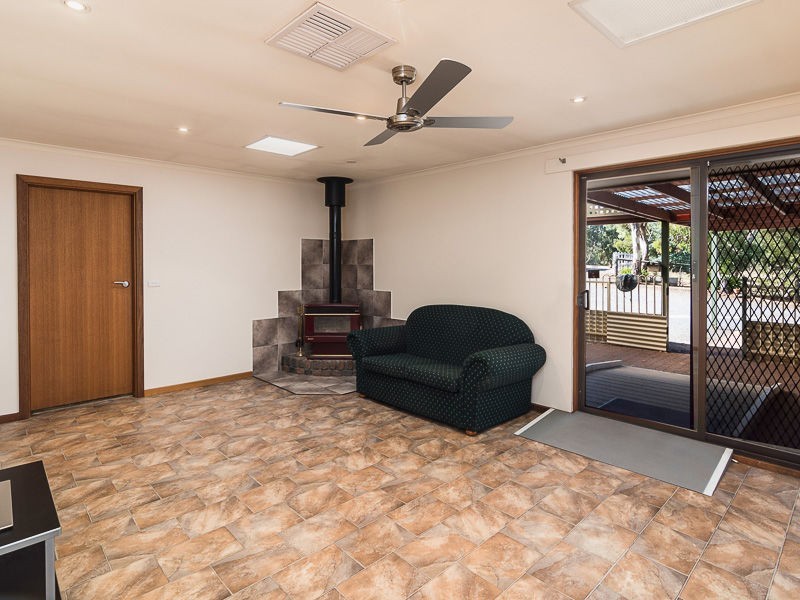 14 Jenkins Road St, Strathalbyn SA 5255