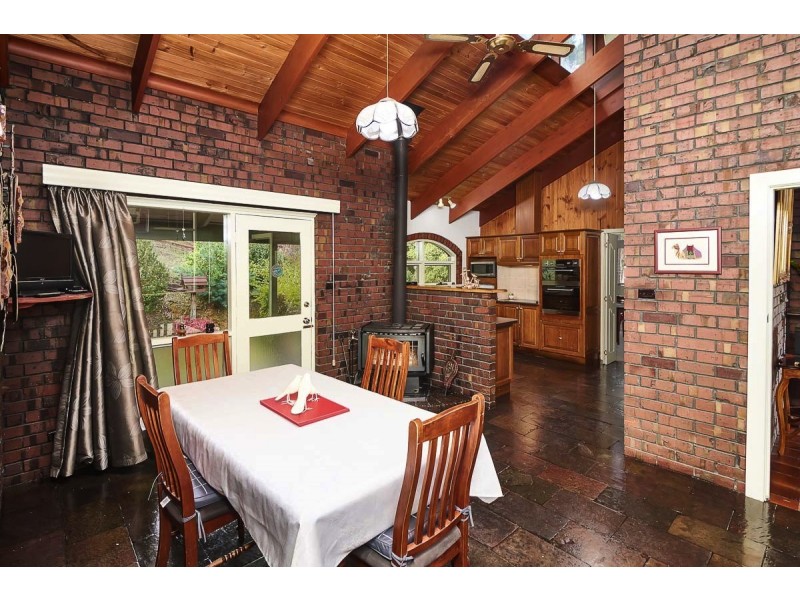 10 Shurdington Road, Crafers SA 5152