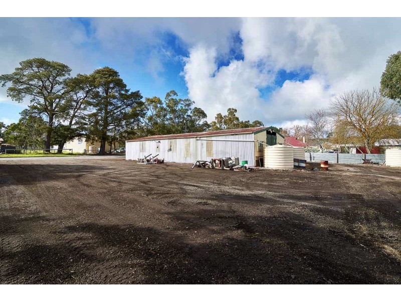 31-33 Battunga Rd, Meadows SA 5201