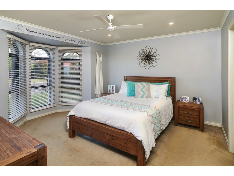 26 Strathmont Dr, Strathalbyn SA 5255