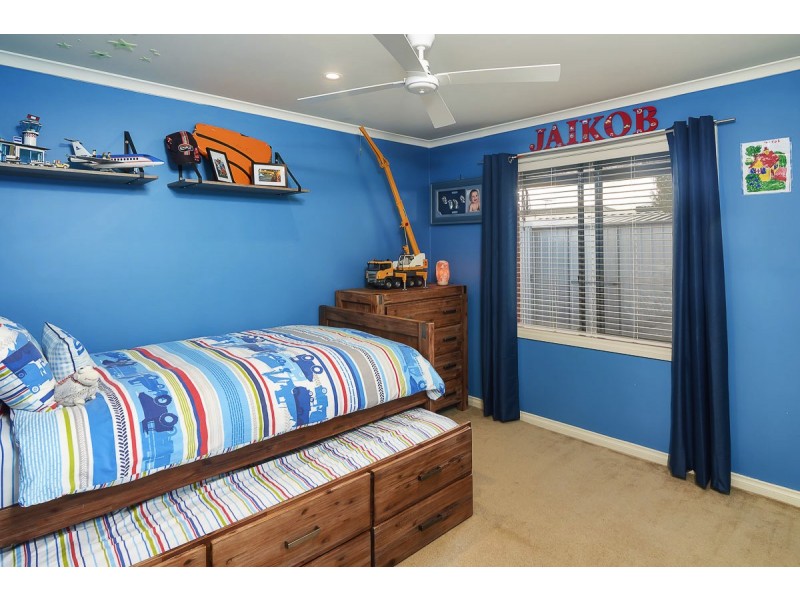 26 Strathmont Dr, Strathalbyn SA 5255