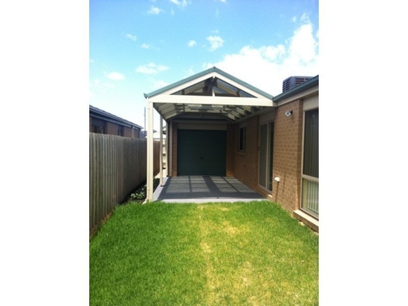 104 Melissa Way, Pakenham VIC 3810