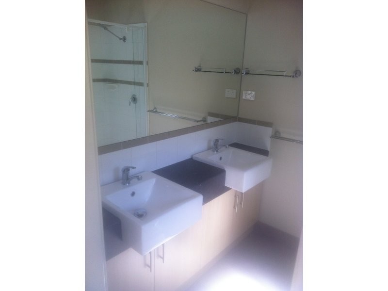 75 Donohue Street, Cranbourne East VIC 3977