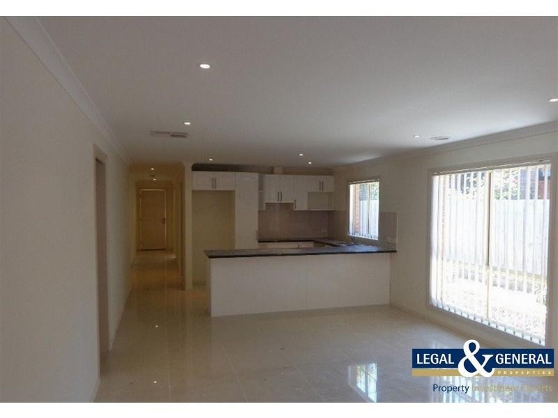2/10 Princes Highway. Pakenham Street, Pakenham VIC 3810