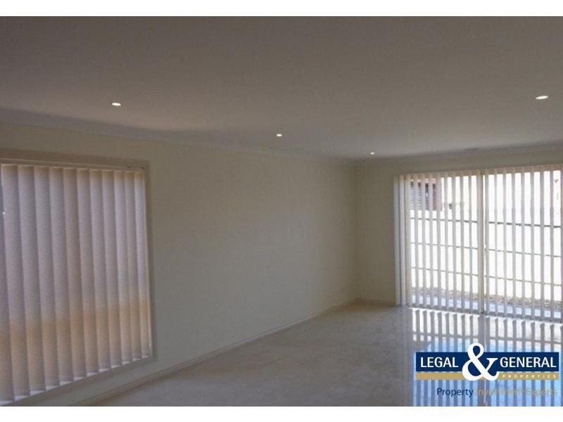 2/10 Princes Highway. Pakenham Street, Pakenham VIC 3810