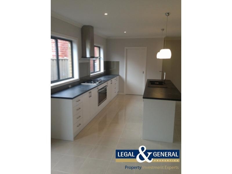 13 Villella Drive, Pakenham VIC 3810