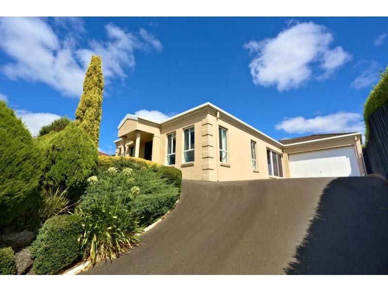 5 Jarryd Crescent, Berwick VIC 3806