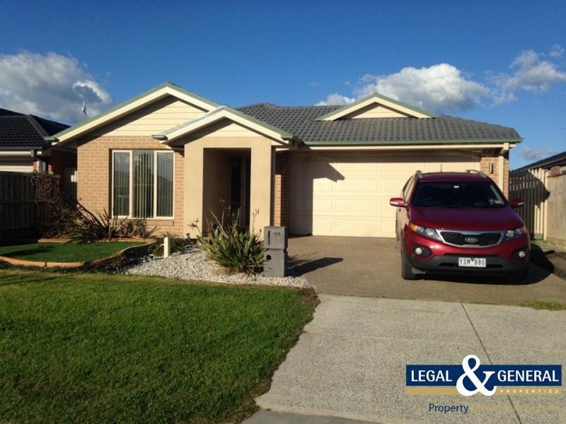 74 Gallery Way, Pakenham VIC 3810