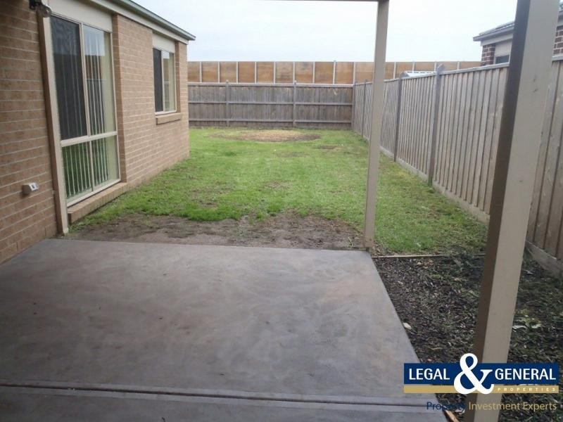 74 Gallery Way, Pakenham VIC 3810