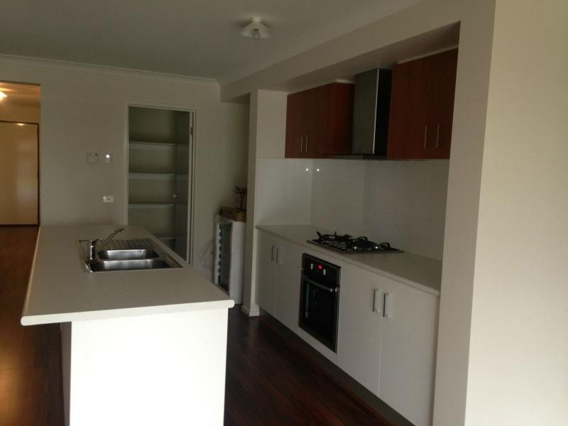 Clyde North VIC 3978