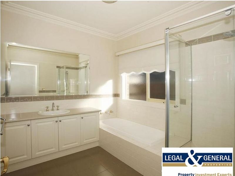 14 Grand Manor Drive, Berwick VIC 3806