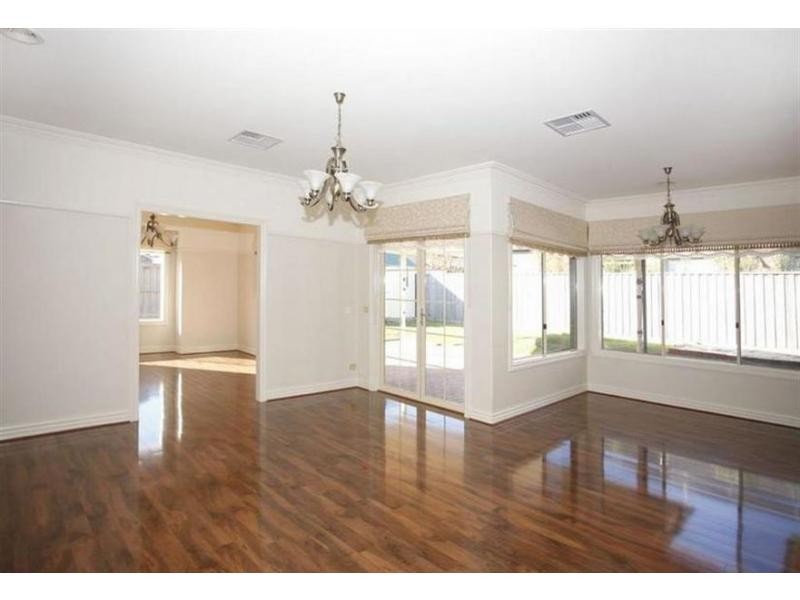 14 Grand Manor Drive, Berwick VIC 3806