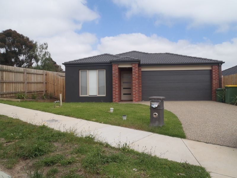 35 Thwaites Road, Pakenham VIC 3810