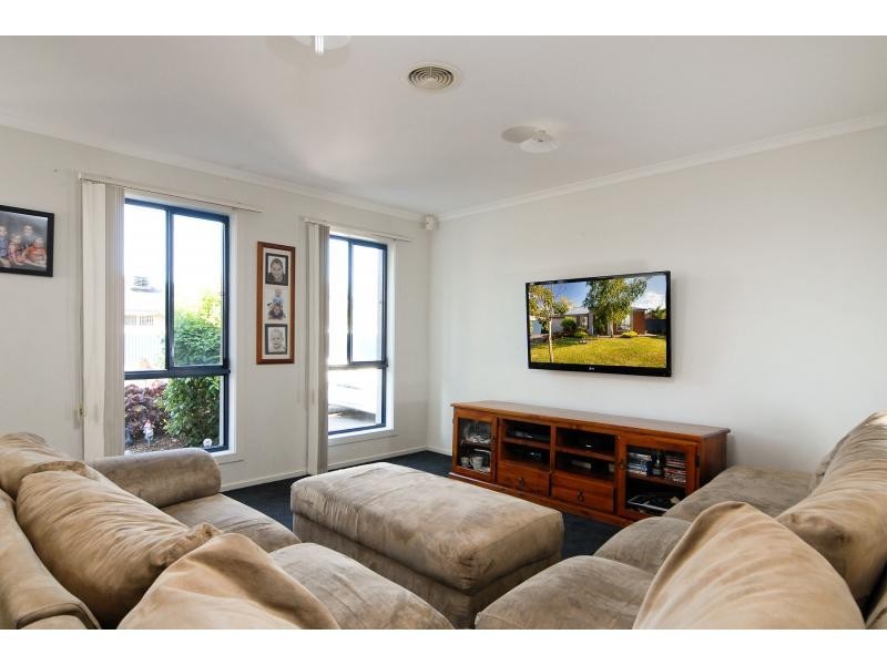 Pakenham VIC 3810
