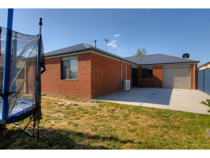 Pakenham VIC 3810