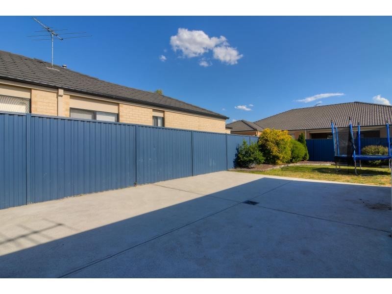 Pakenham VIC 3810