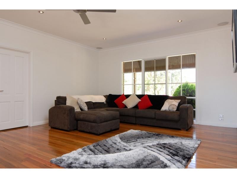 125 Jefferson Road, Garfield VIC 3814