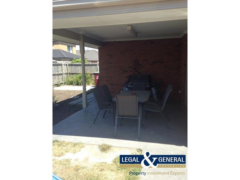 35 Meadowlands Way, Berwick VIC 3806