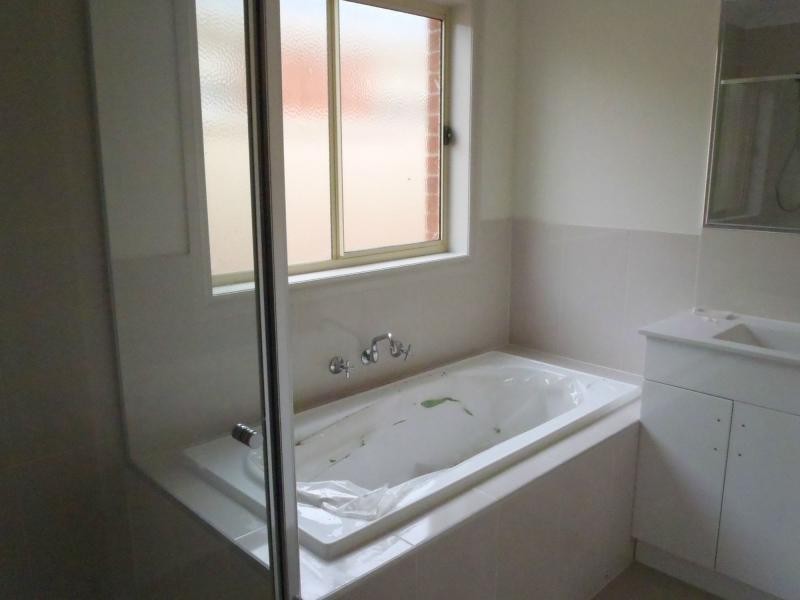 3/10 Princes Highway, Pakenham VIC 3810