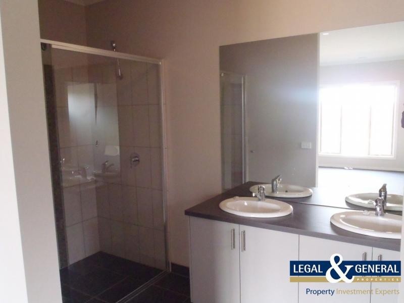 27 Harrison Way, Pakenham VIC 3810