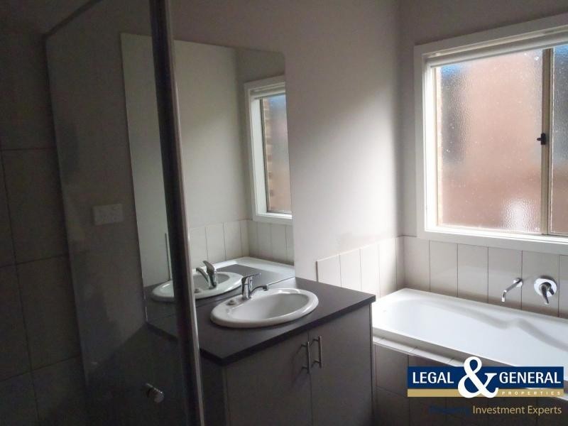 27 Harrison Way, Pakenham VIC 3810