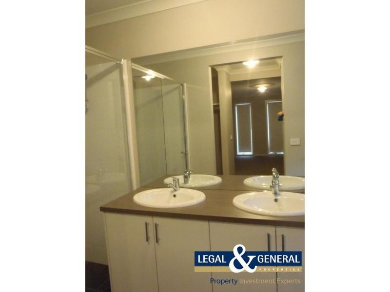 27 Glenelg Street, Clyde North VIC 3978