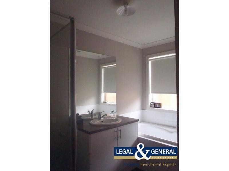 27 Glenelg Street, Clyde North VIC 3978