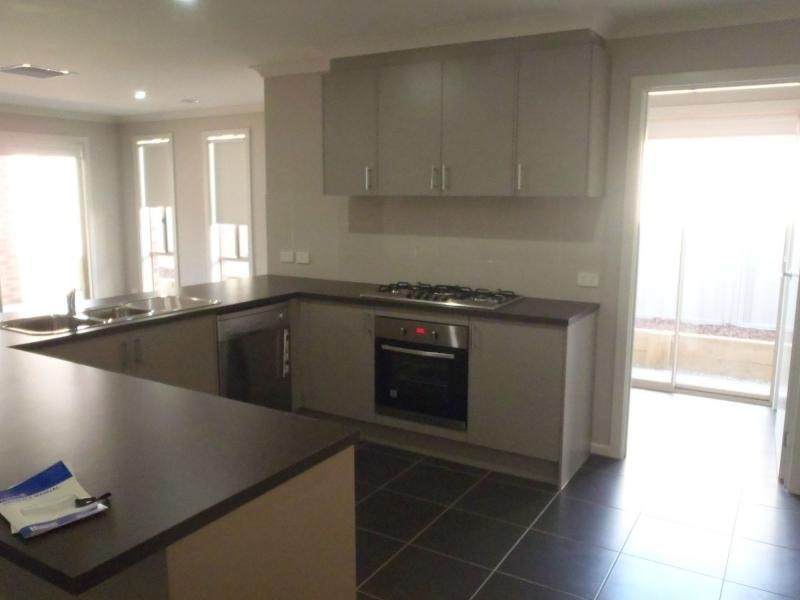 13 Keating Street, Pakenham VIC 3810