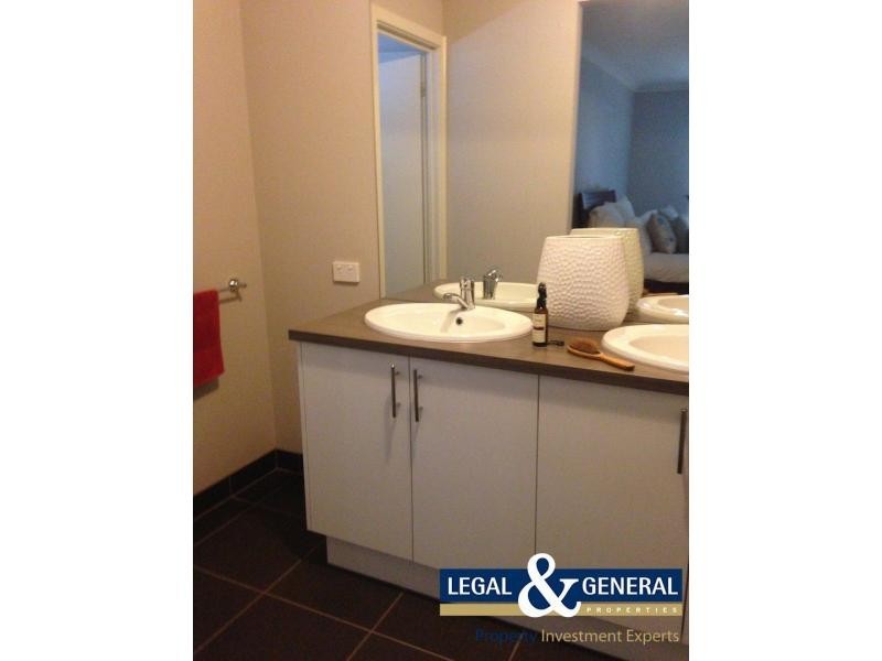 35 Glenelg Street, Clyde North VIC 3978