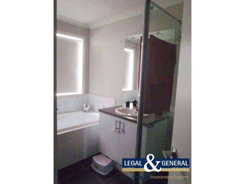 35 Glenelg Street, Clyde North VIC 3978