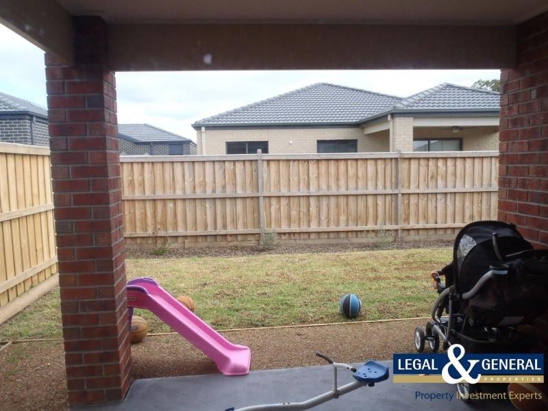 35 Glenelg Street, Clyde North VIC 3978