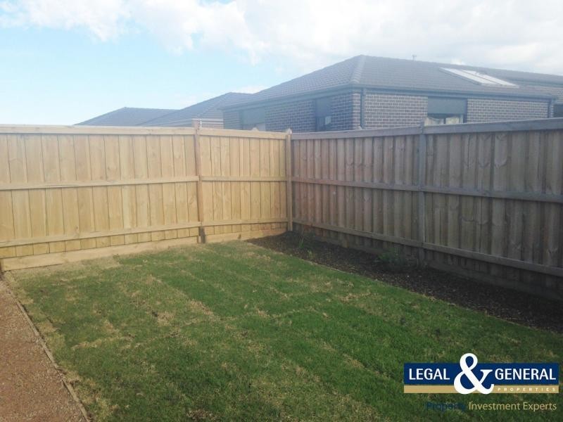 35 Glenelg Street, Clyde North VIC 3978