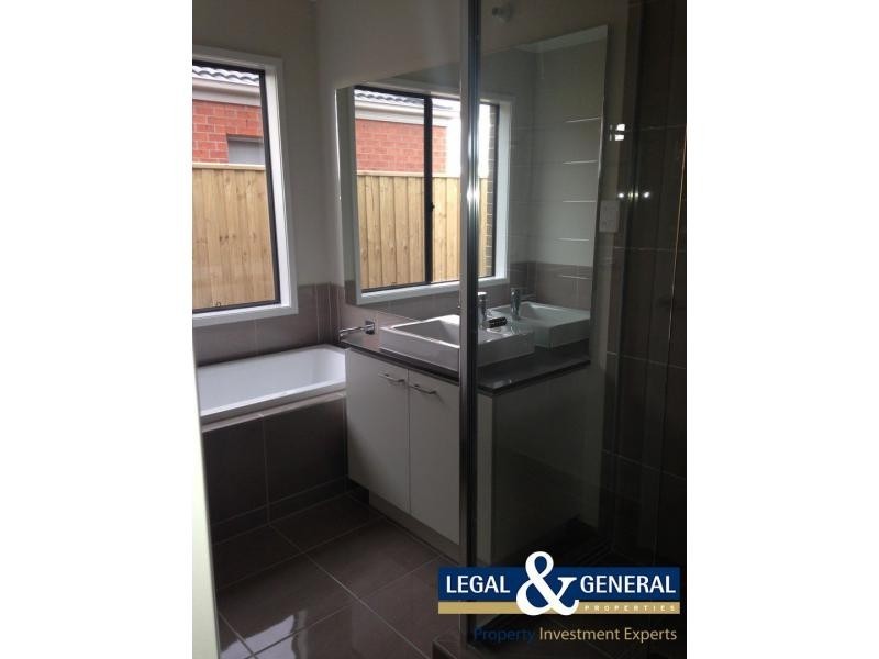 Clyde North VIC 3978