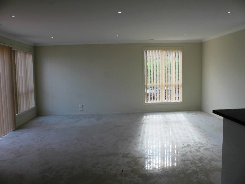 L6,112 Church Street, Drouin VIC 3818