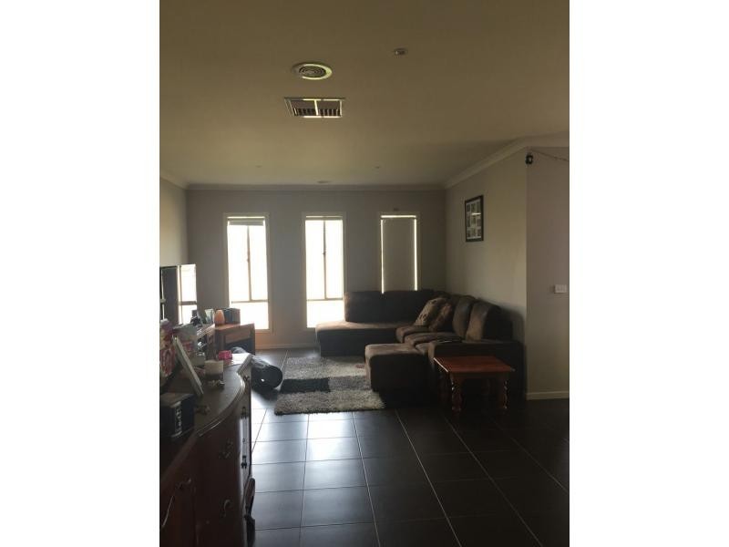 8 Christie Court, Pakenham VIC 3810