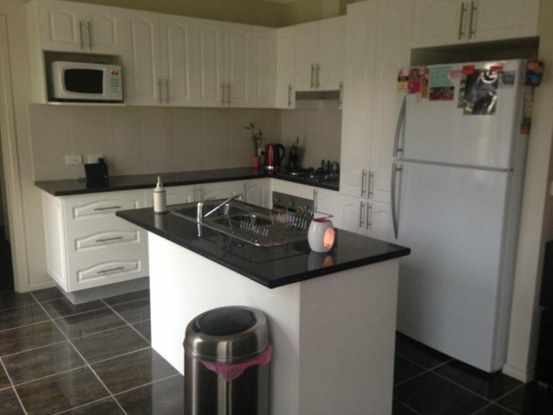 Unit 5/4 Lima Place, Pakenham VIC 3810