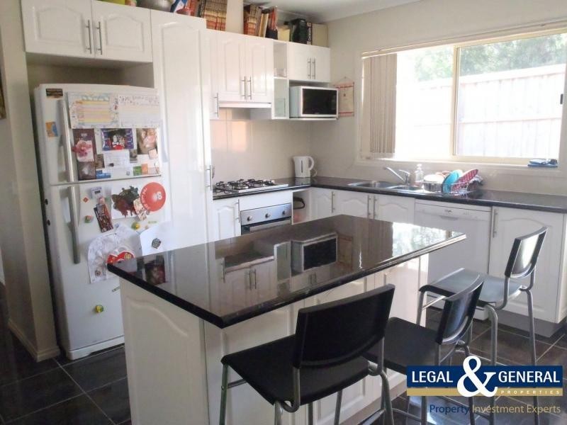 3/4 Lima Place, Pakenham VIC 3810