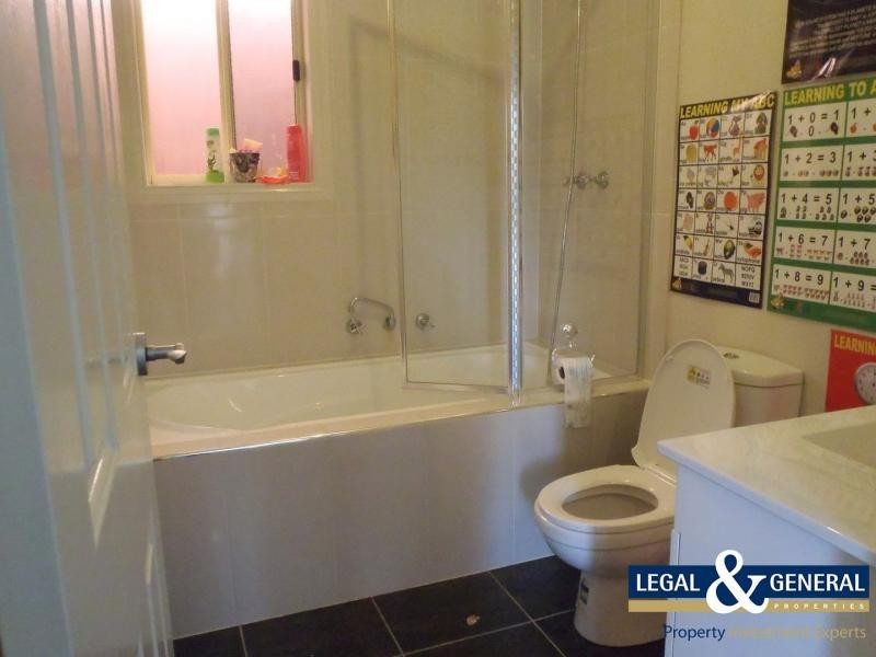 3/4 Lima Place, Pakenham VIC 3810