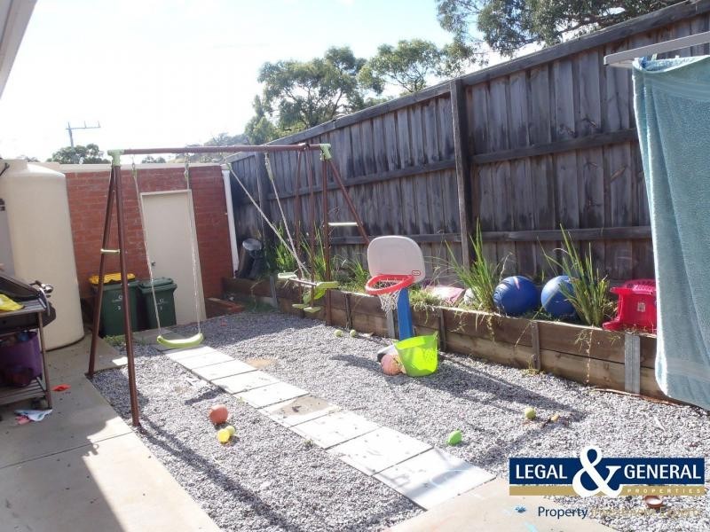 3/4 Lima Place, Pakenham VIC 3810