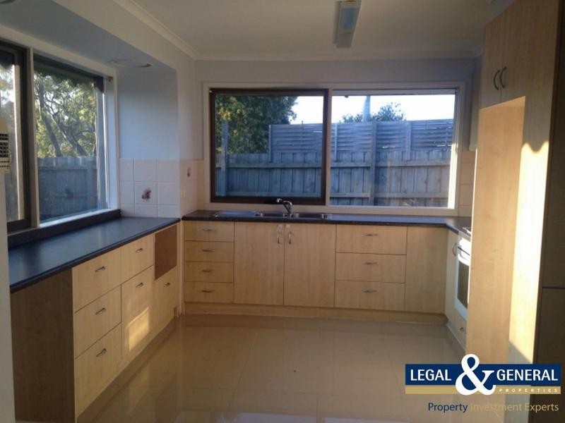 23 Lamont Crescent, Cranbourne VIC 3977