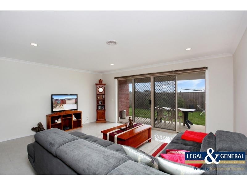 43 Lemon Grove, Cranbourne West VIC 3977