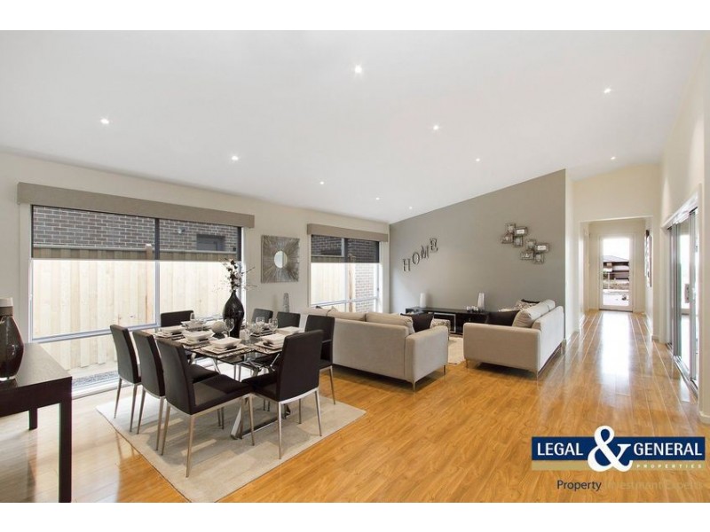 12 Crepe Avenue, Cranbourne West VIC 3977