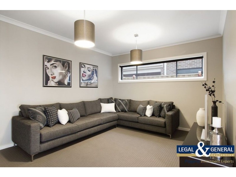 12 Crepe Avenue, Cranbourne West VIC 3977