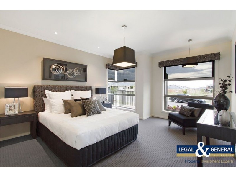 12 Crepe Avenue, Cranbourne West VIC 3977