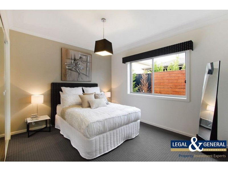 12 Crepe Avenue, Cranbourne West VIC 3977